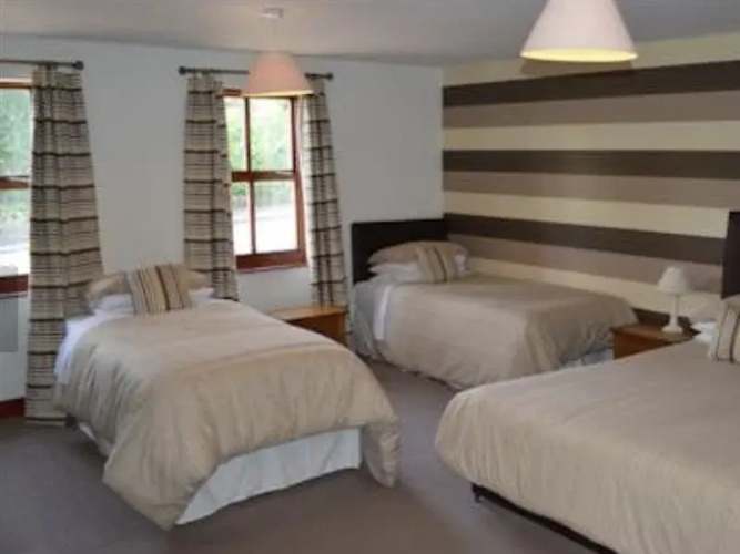 The Oaks Hotel