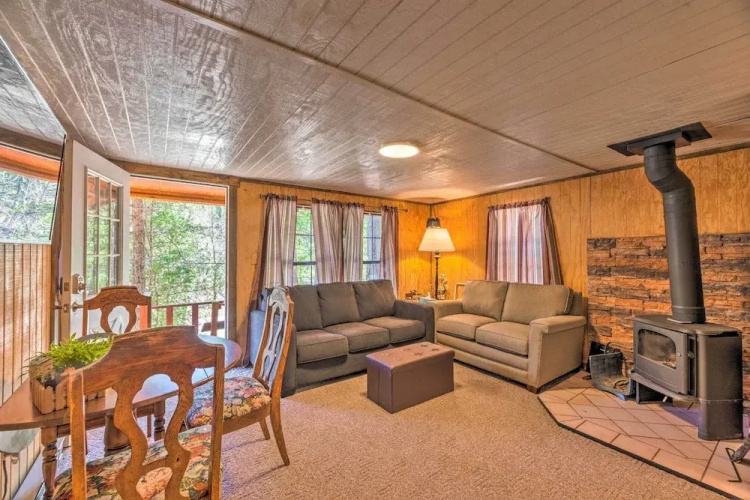 Pet-friendly Cloudcroft Cabin w/ Forest Views!
