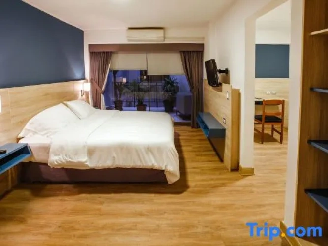2 Bedrooms Quadruple Apartment