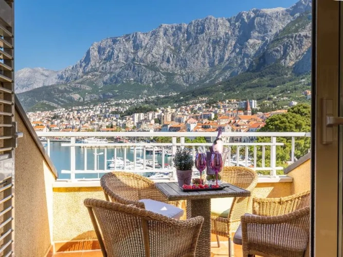 Suite with balcony and with sea view