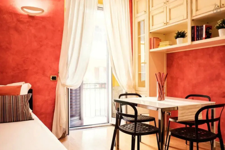 Colorful, Cute, Refined Flat in San Pietro's Area