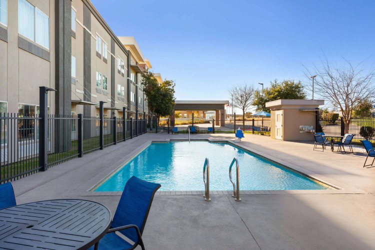 La Quinta Inn & Suites by Wyndham Austin NW/Lakeline Mall photo 13