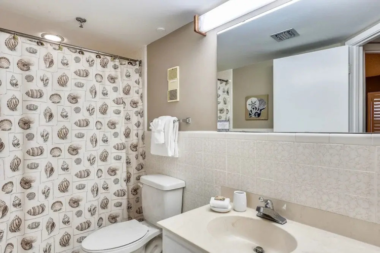 Inlet Reef 617 2 Bedroom Condo by RedAwning