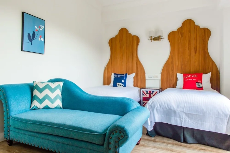 Standard Twin room with balcony and with mountain view