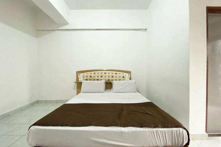 Api Api Guesthouse 533 by Oyo Rooms