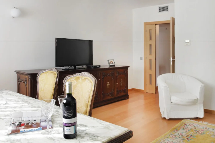 1217 - Forum Diagonal Apartment