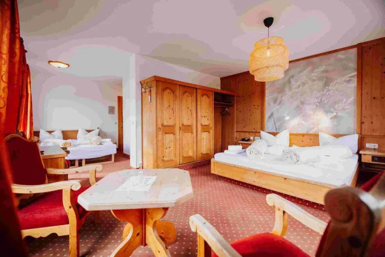 Hotel in the HEART