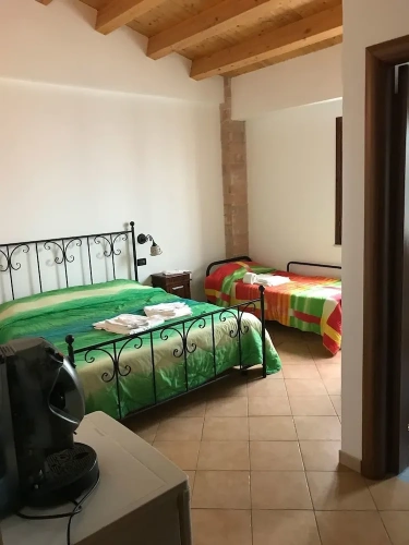 Standard Triple room