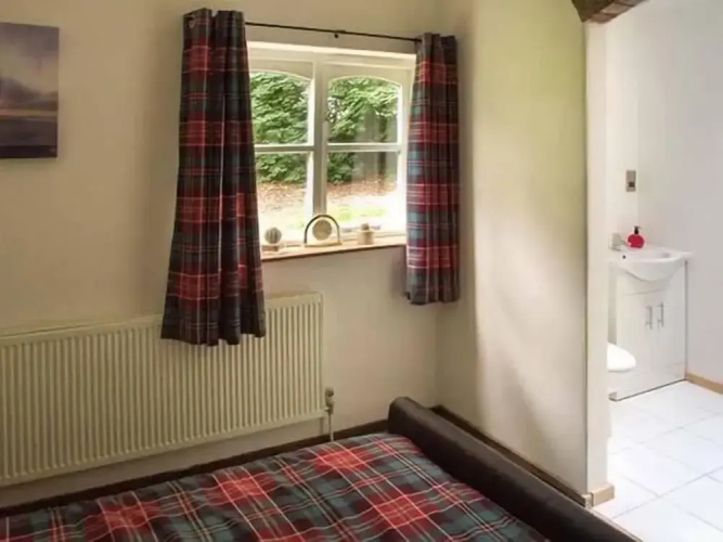 Finwood Cottage 1