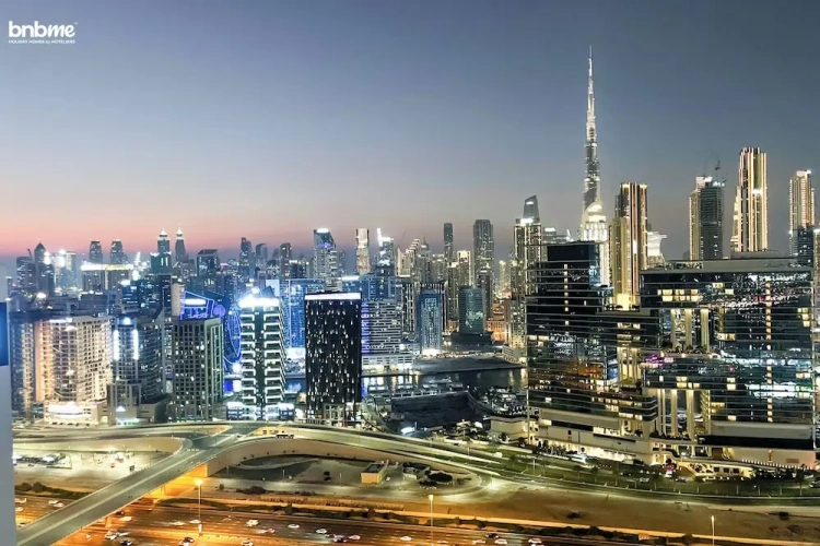 3 Bedrooms Luxury Apartment with city view