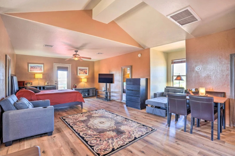 Dreamy Desert Studio w/ Deck + Pool Access!