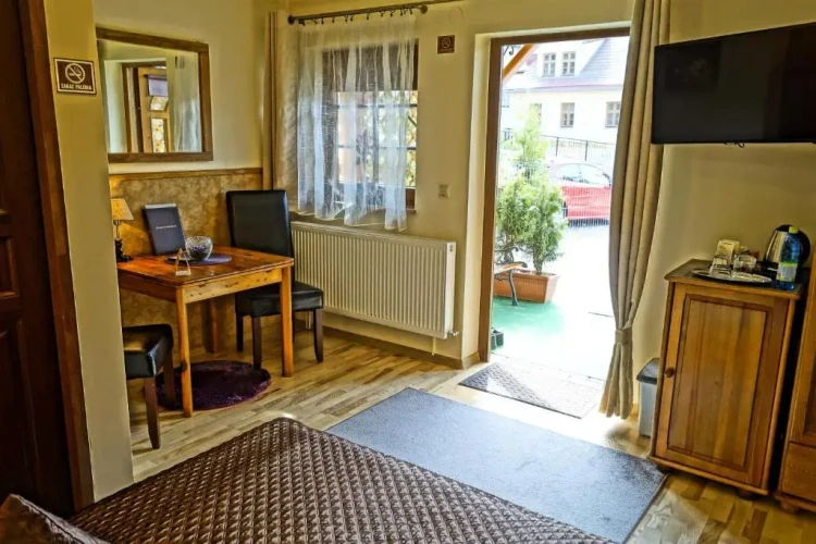 Economy Double Basement room