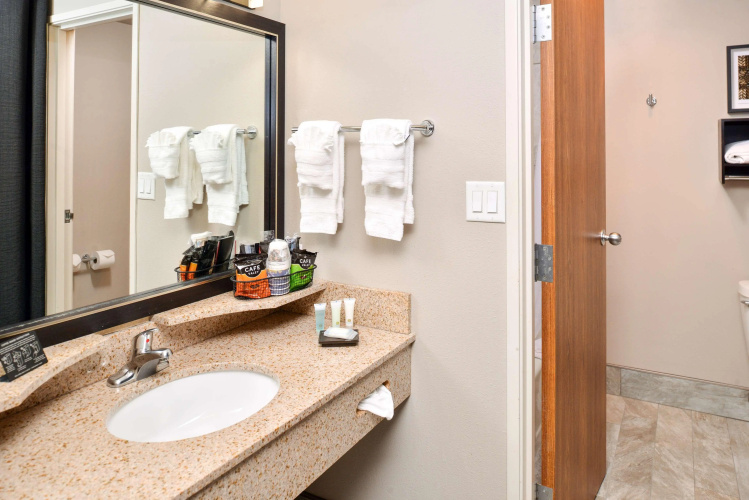 Best Western Plus Midwest Inn photo 9