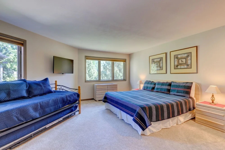 Frostfire E41 2 Bedroom Condo by RedAwning