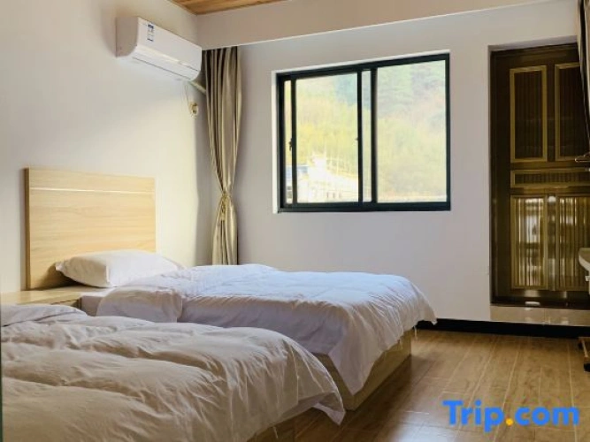 Standard room with balcony