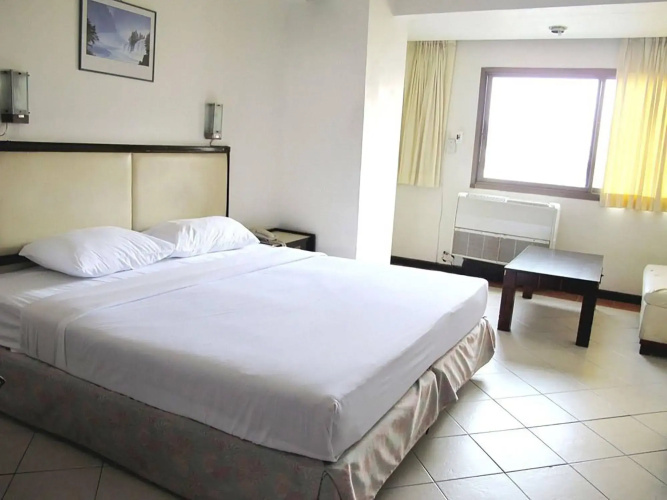 Diamond Beach Hotel