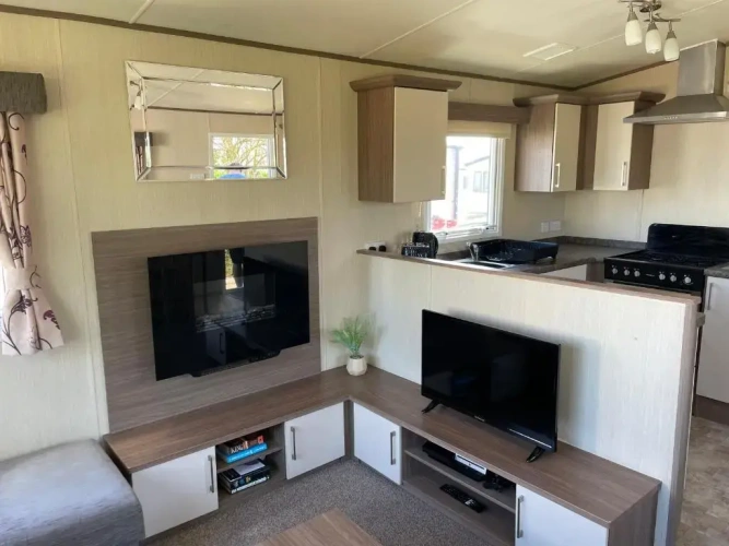 3 Bedrooms Apartment