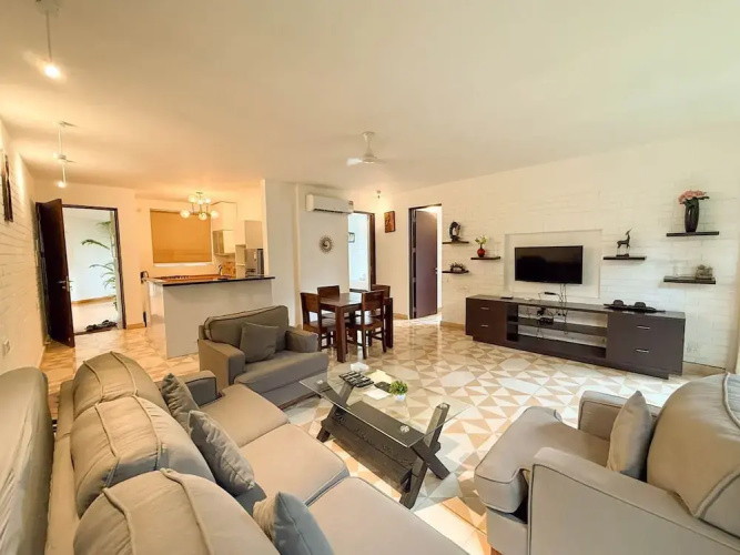 Modern 2bhk w Pool Access 5km to Coco Beach