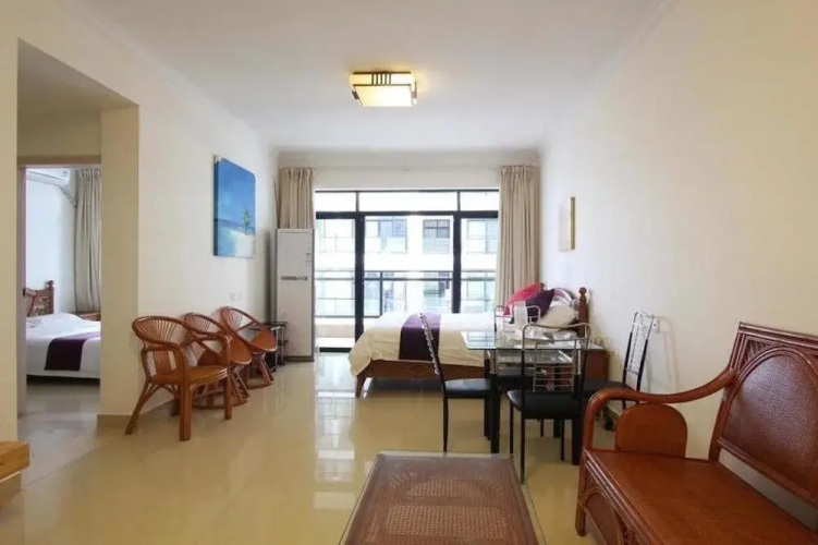 Golden Phoenix Apartment