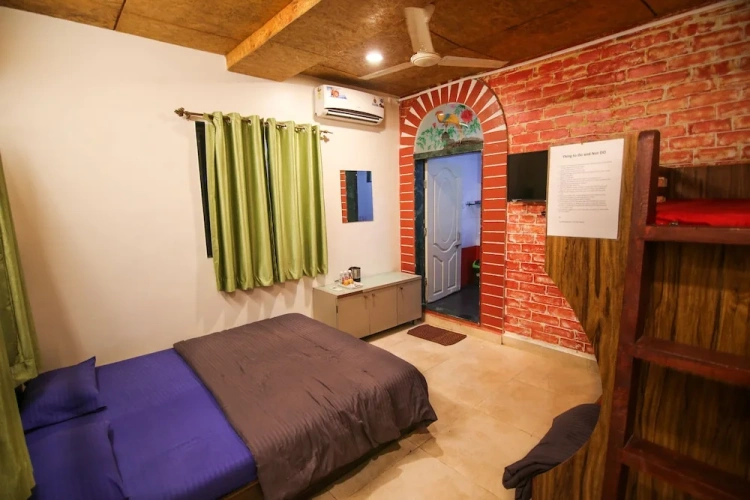 Standard room with lake view
