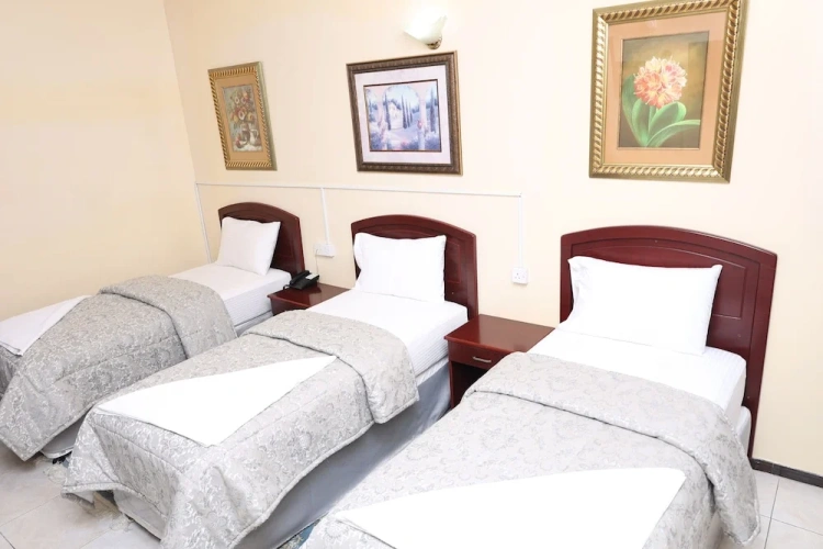 Standard Triple room