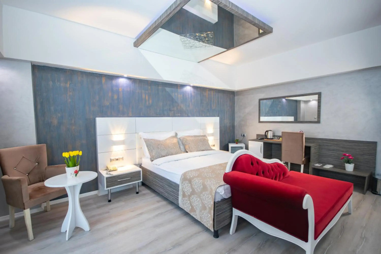 MOX Hotel