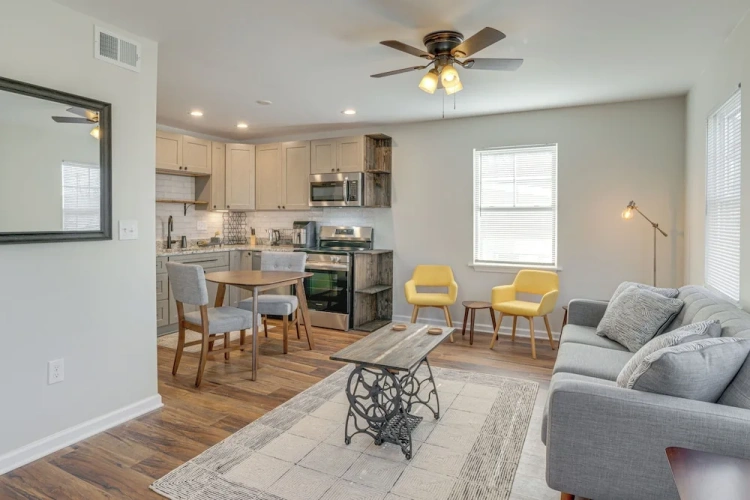 2 Bedrooms Apartment