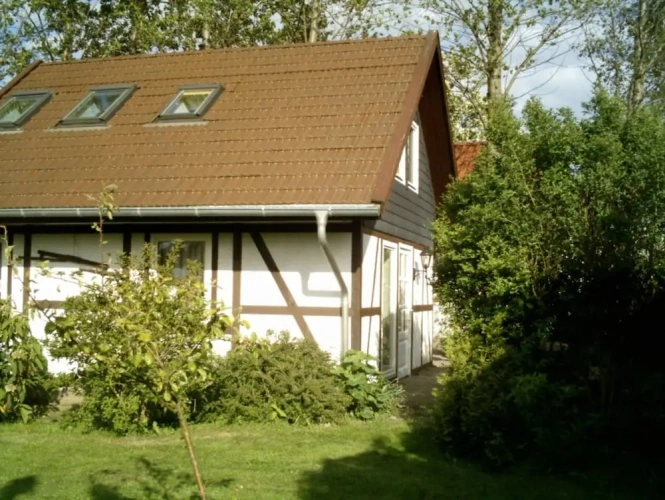 2 Bedrooms Classic Bungalow