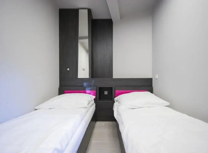 3 Bedrooms Apartment