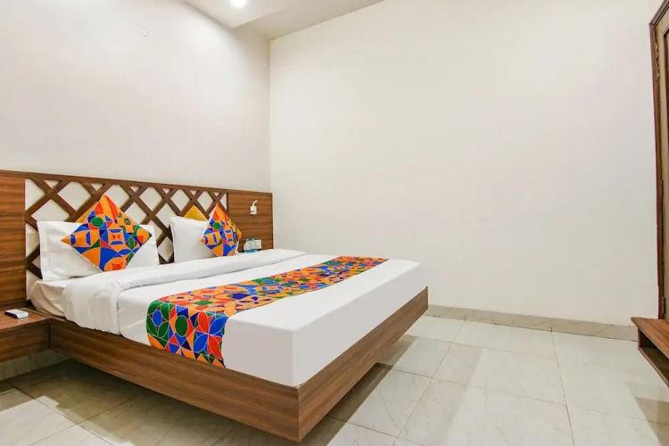 Fabhotel Legacy