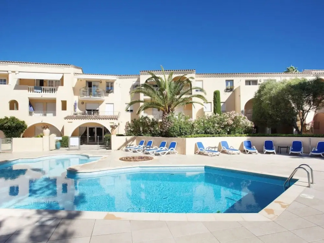 Well-kept Apartment With Dishwasher, 1 km. From the Beach