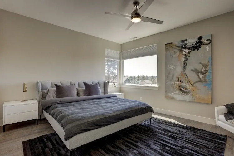 Ruby Peak   *30 Day Minimum 4 Bedroom Home by RedAwning