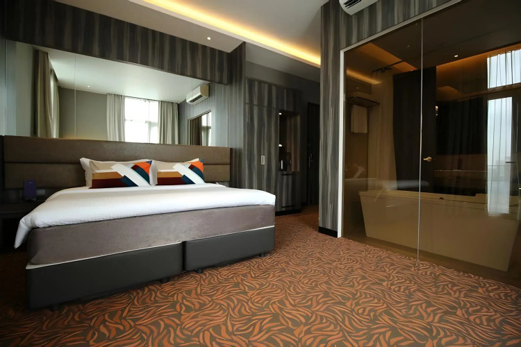 Aqueen Hotel Paya Lebar