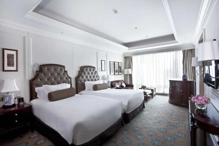 Executive Twin Club room