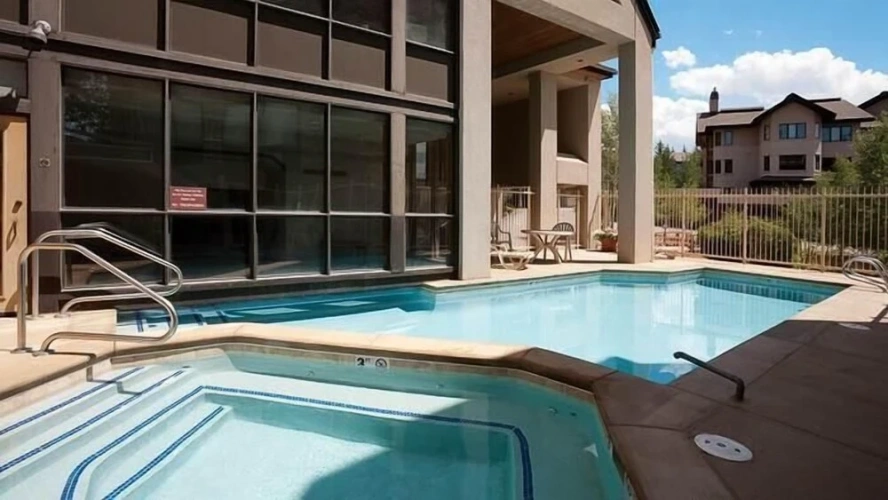 2 Bedrooms Deluxe room with mountain view