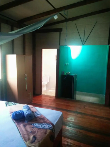 Hutyee Boat Bungalow