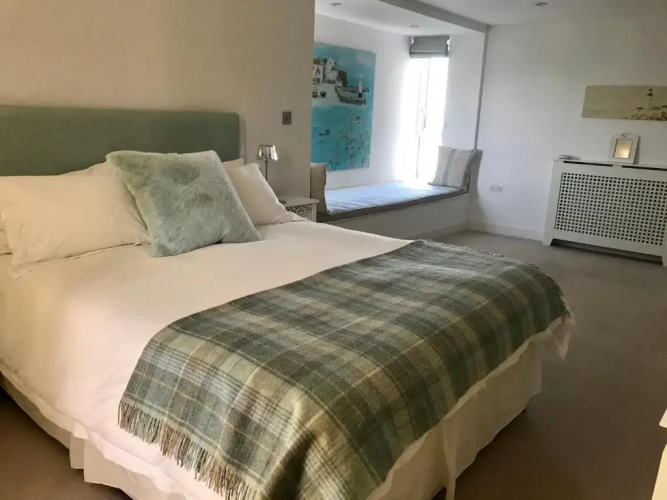 6 Ocean Gate apartment