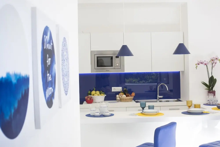Sara Home 1