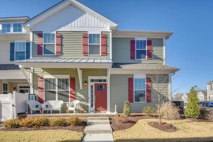 Hampton Condo: By Convention Center & Coliseum!