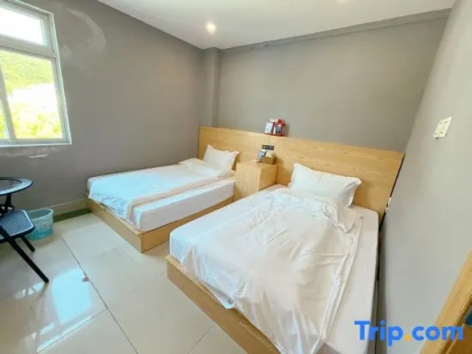 Standard Twin room with garden view