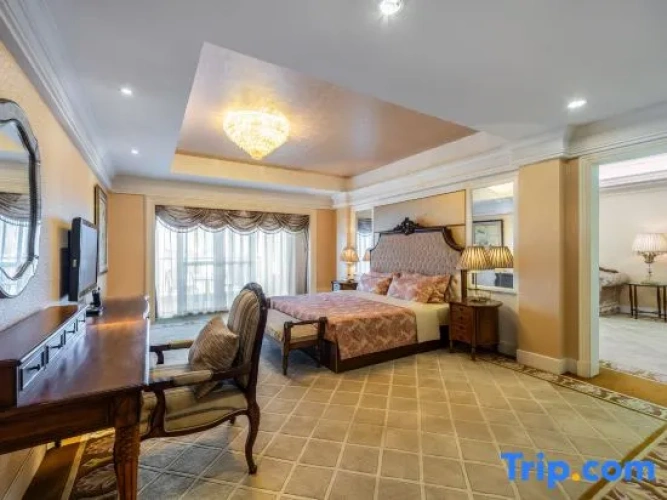 Presidential Quadruple Suite