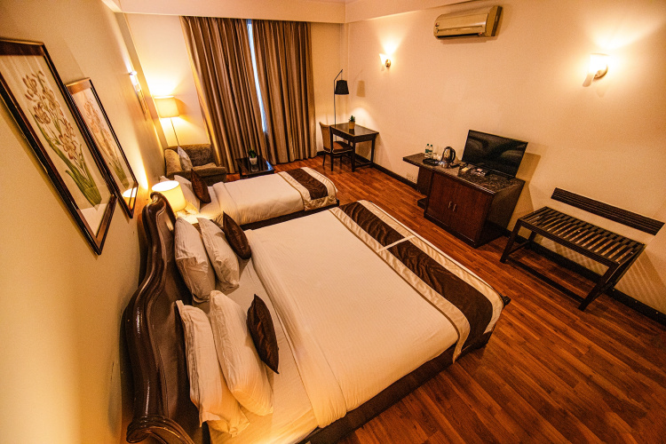 Fabhotel Prime Luxera