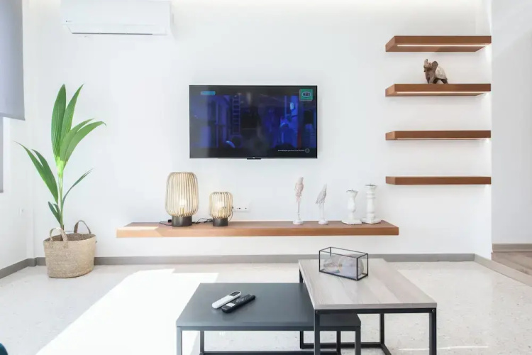Stylish Modern Suite at Piraeus Port