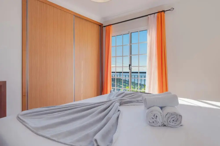 Casa Laranja by HR Madeira