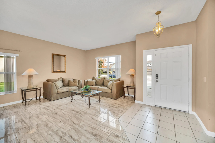 Hampton Estates 439, Davenport , US
