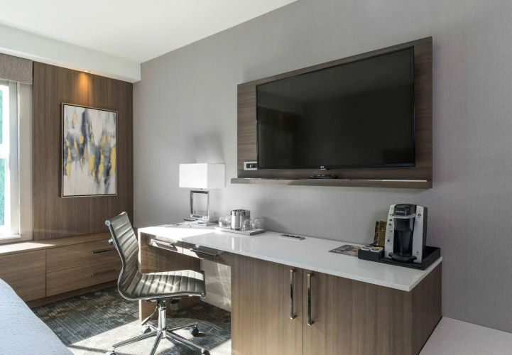 Courtyard by Marriott Edgewater NYC Area
