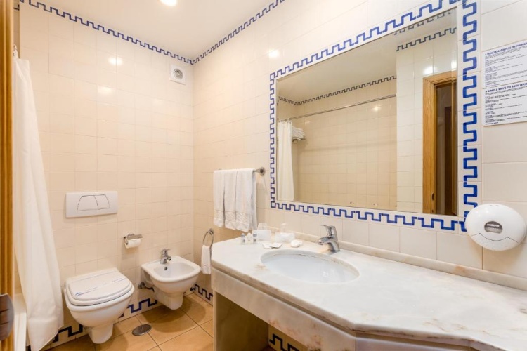 1 Bedroom Apartment with land view