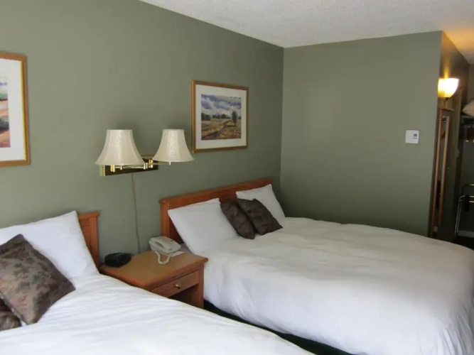 Wells Gray Inn