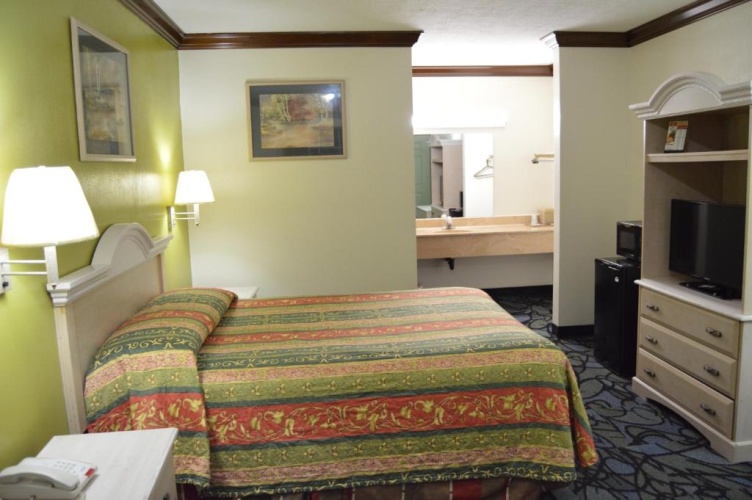 Economy Inn - Akron