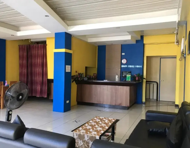OYO 762 Laurien Hotel